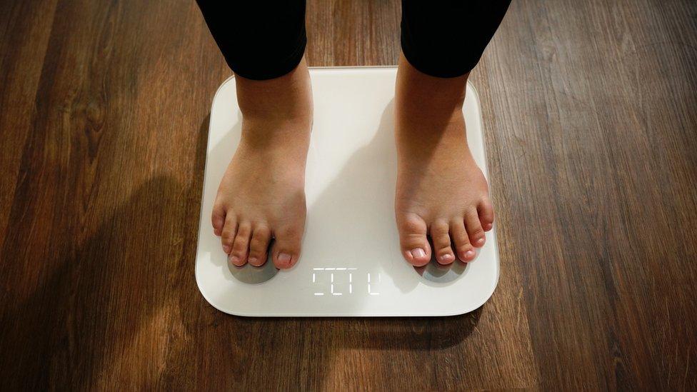 Weighing scales