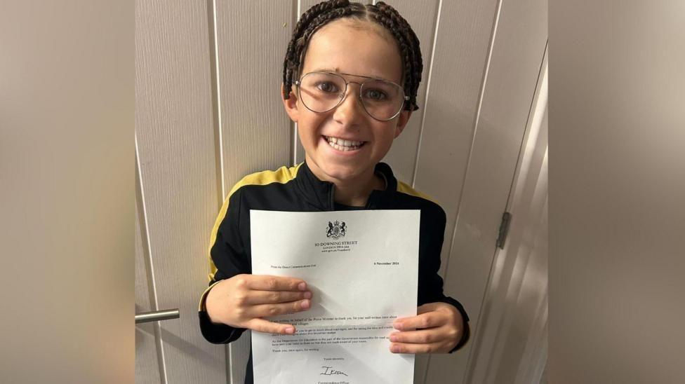 Brody shows his letter of reply from the Prime Minister