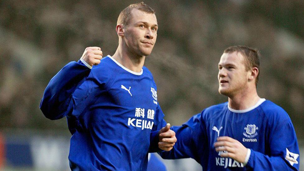 Duncan Ferguson and Wayne Rooney in Everton kits
