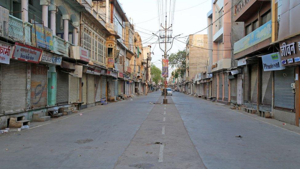 empty-streets-in-Beawar-in-India.