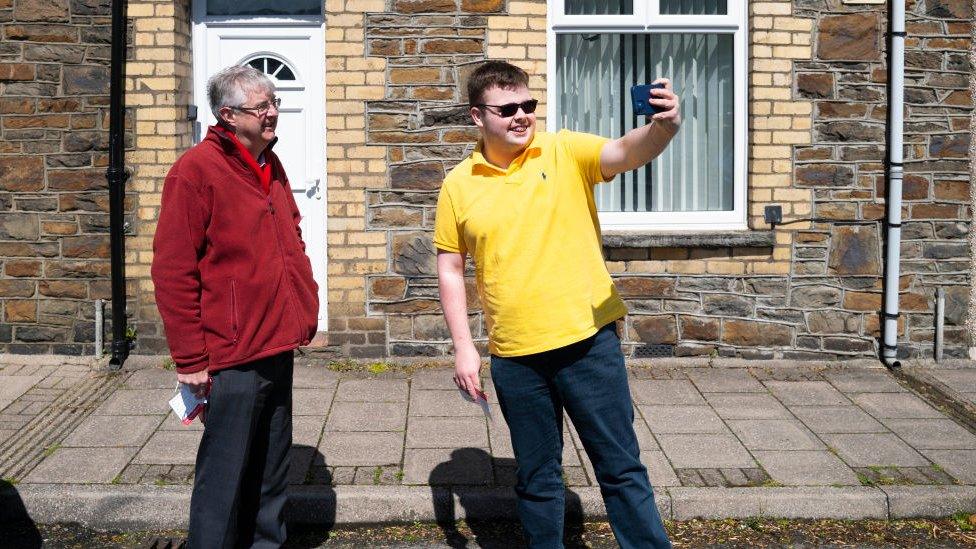 Mark Drakeford poses for a selfie in May 2021