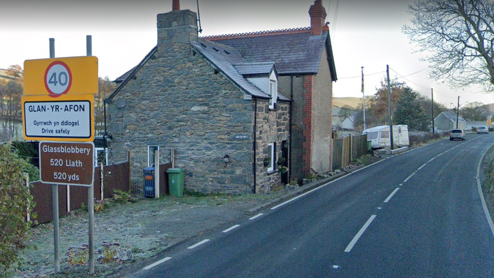 Glan-yr-Afon road sign