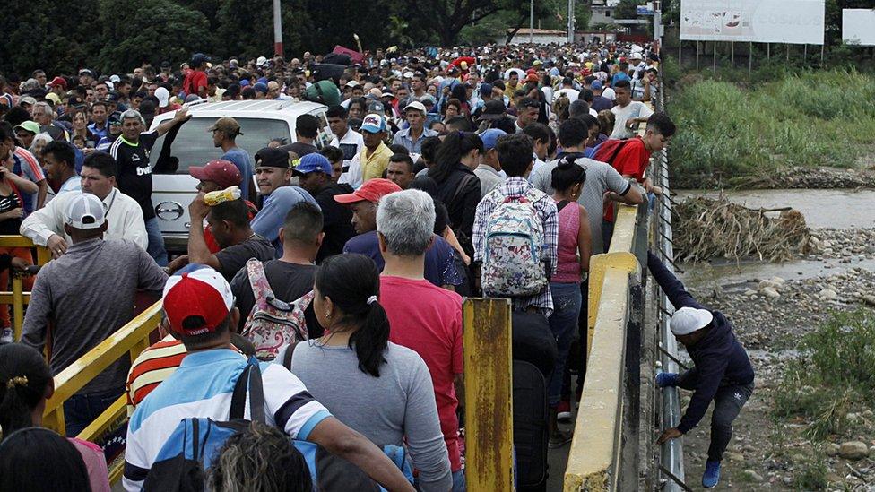 Venezuelans crossing the Simon Bolivar international bridge in San Antonio del Tachira