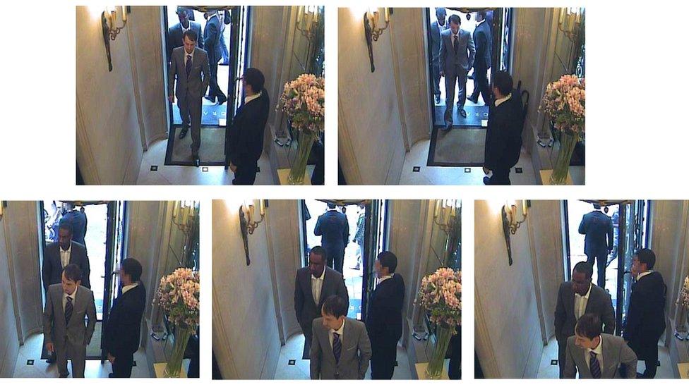 A Metropolitan Police handout shows two thieves dressed in suits entering Graff Jewellers, 6 August 2009