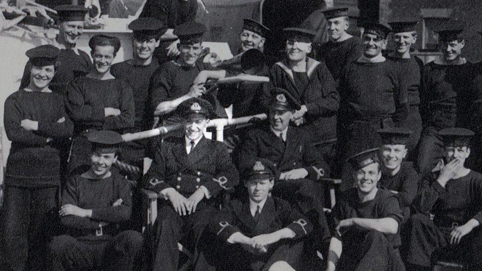 Patrick Troughton (front row, second from left) with the crew of the MTB 603