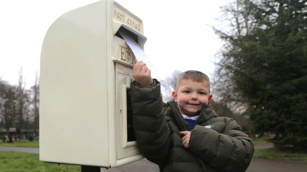 Child posts letter