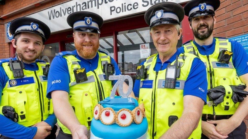 A cake for the PCSO