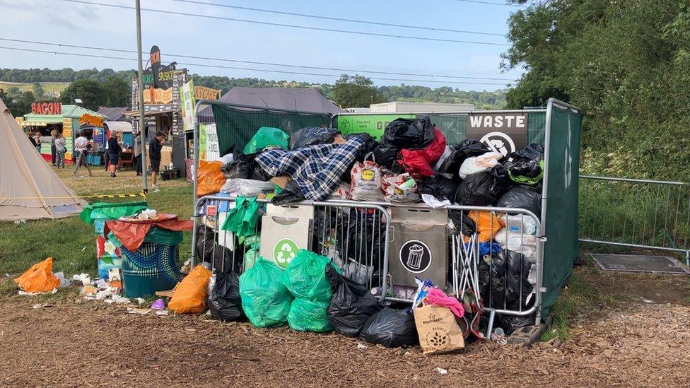 glastonbury-tidy-up.