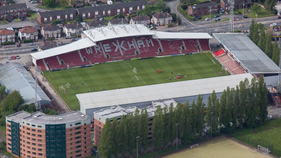 Racecourse ground