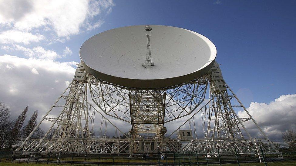 Lovell-Telescope-at-Jodrell-Bank.