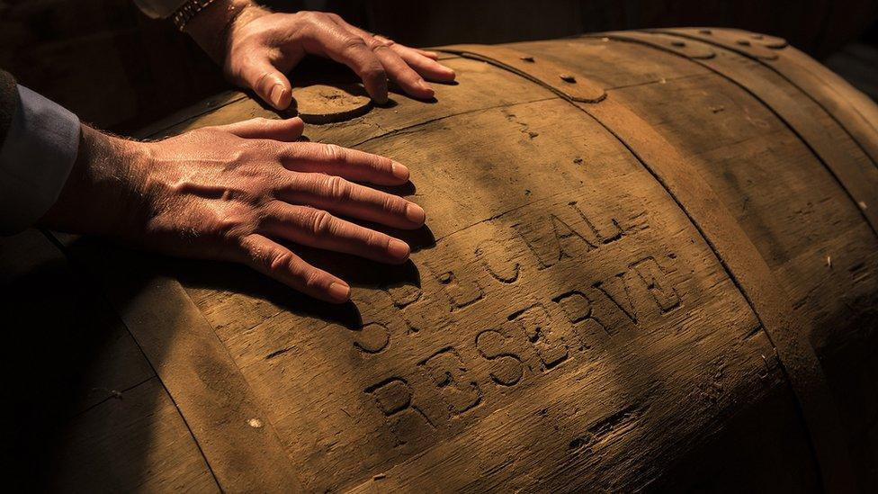 Whisky barrel