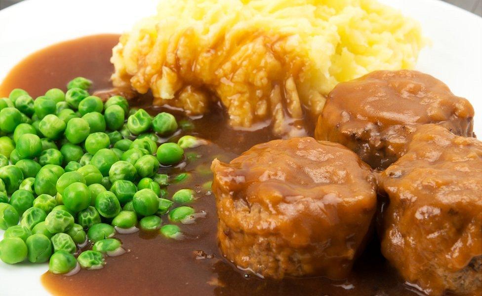 Faggots and peas with mashed potato