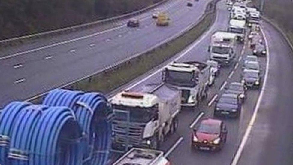 Cars queue on the M4