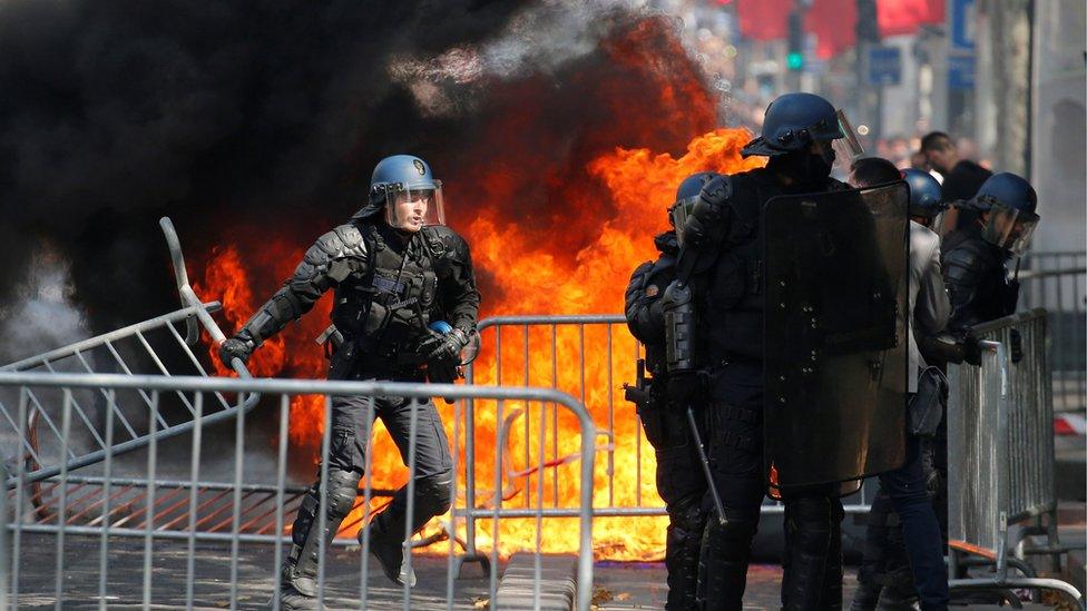 police remove fences