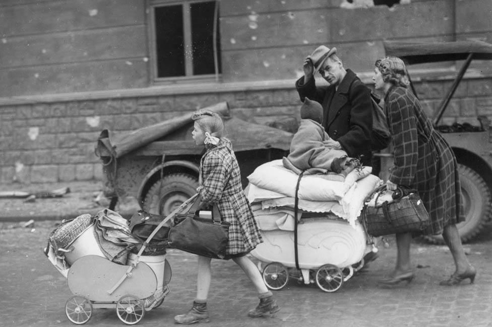 German civilian refugees in 1944