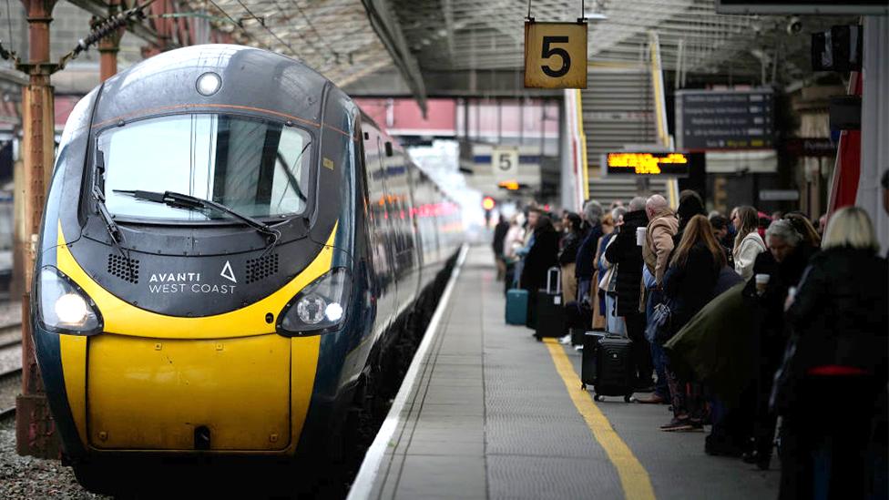 Train at Crewe Station, December 2022