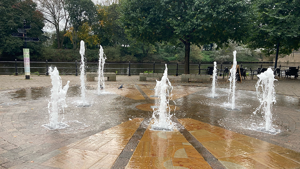 South Quay fountains