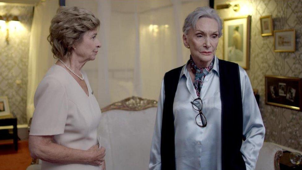 Brigit Forsyth a Sian Phillips