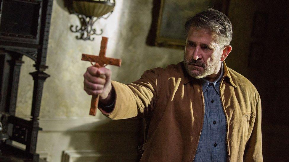 Anthony LaPaglia as Samuel Mullins