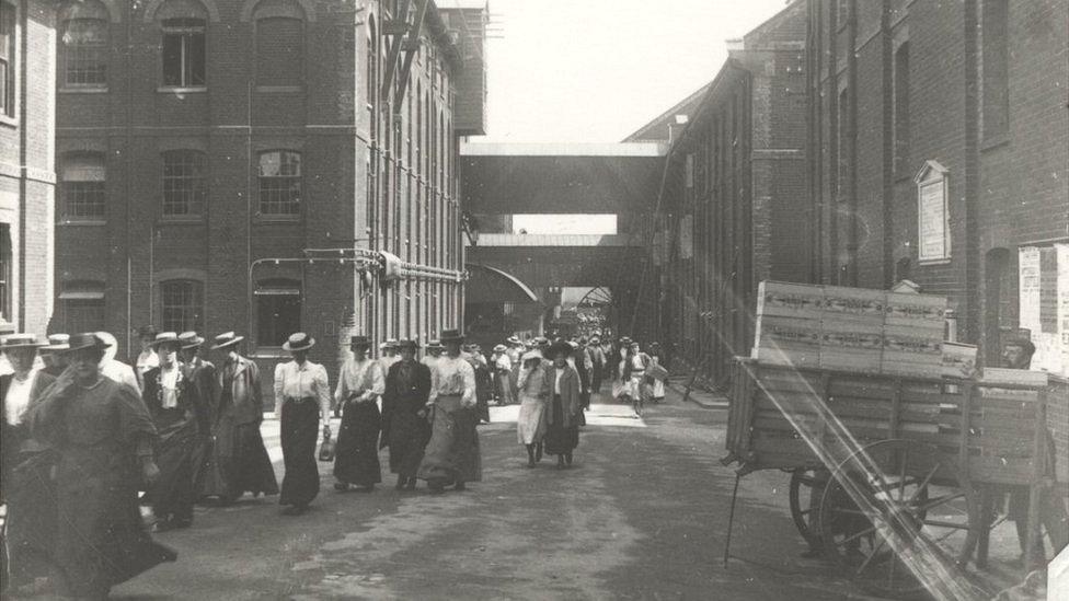 Leaving off time at Carrow in about 1910