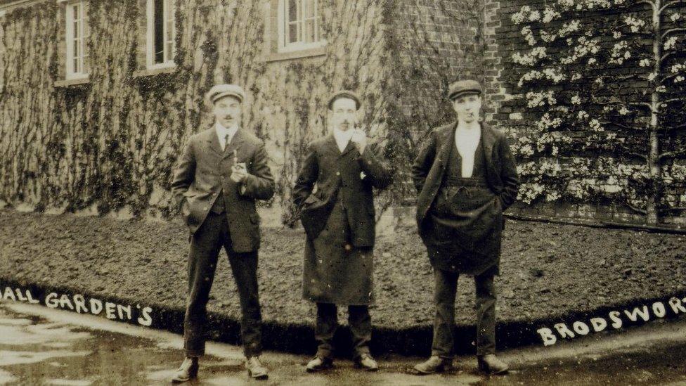 Gardeners at the hall, circa 1914