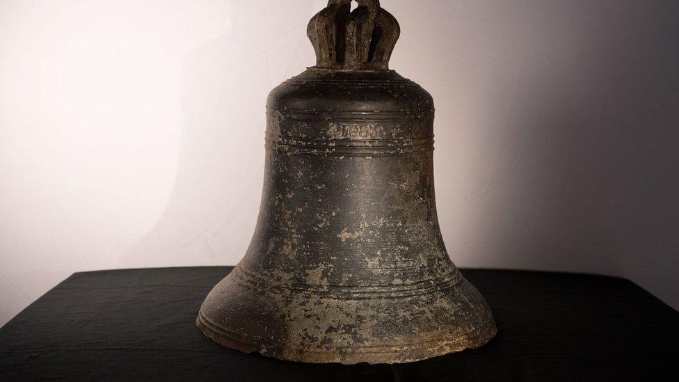 The HMS Gloucester's bell