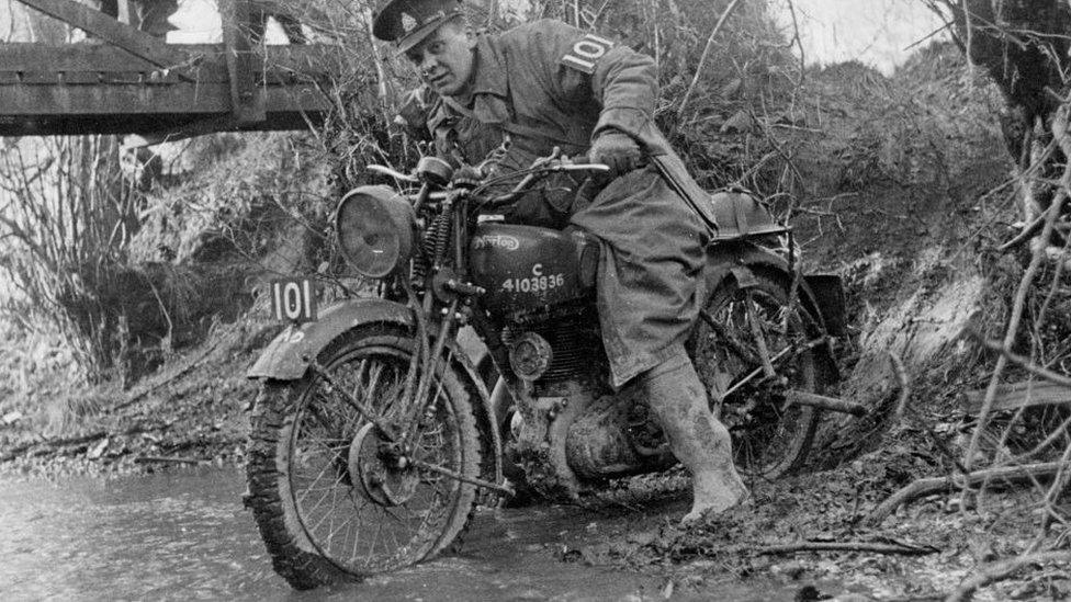 1940 Norton 16H in the military