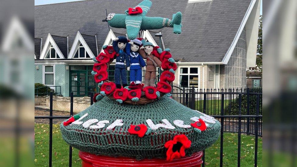 'Lest We Forget' - A post box topper