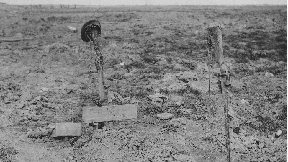 The grave of an unknown British soldier near Ginchy.