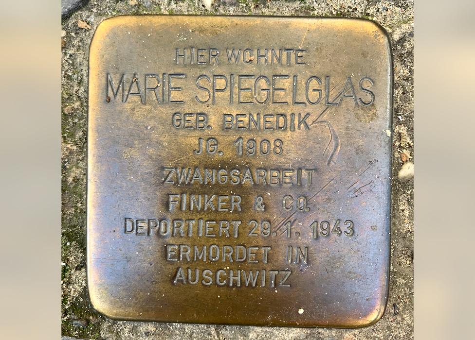 Plaque marking a Nazi deportation in Berlin