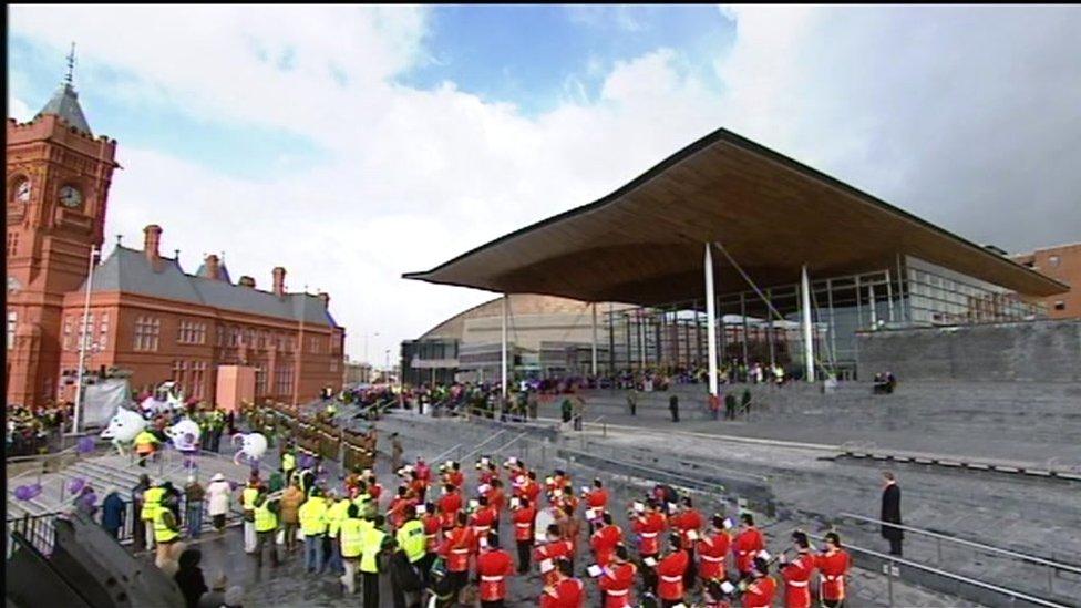 Senedd royal opening