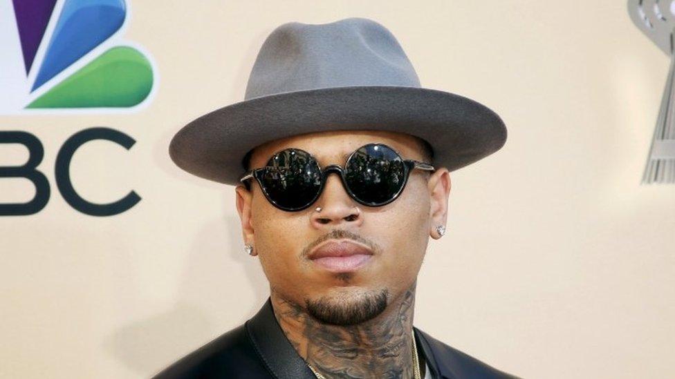 Singer Chris Brown posing at the 2015 HeartRadio Music Awards in Los Angeles, California (27 September 2015)