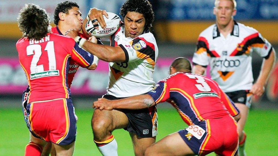 Lesley Vainikolo in action for Bradford Bulls in 2005