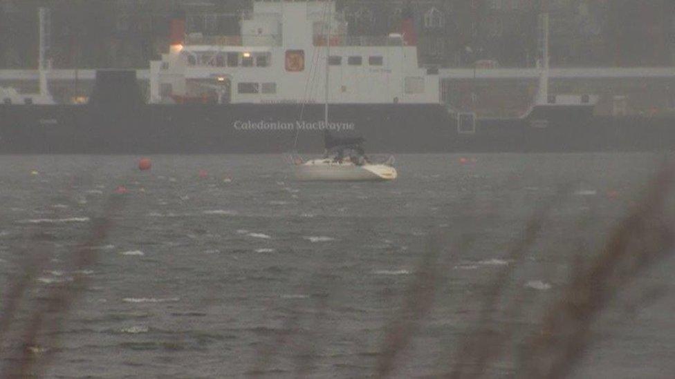 Waves at Gourock