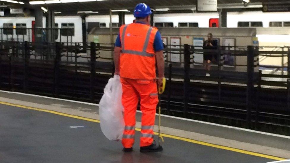 Tube worker