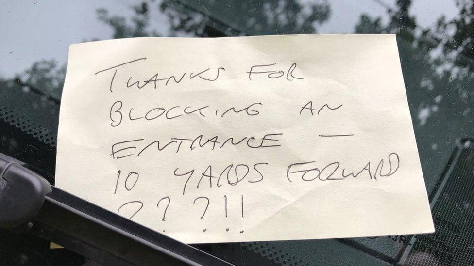 Note on ambulance windscreen