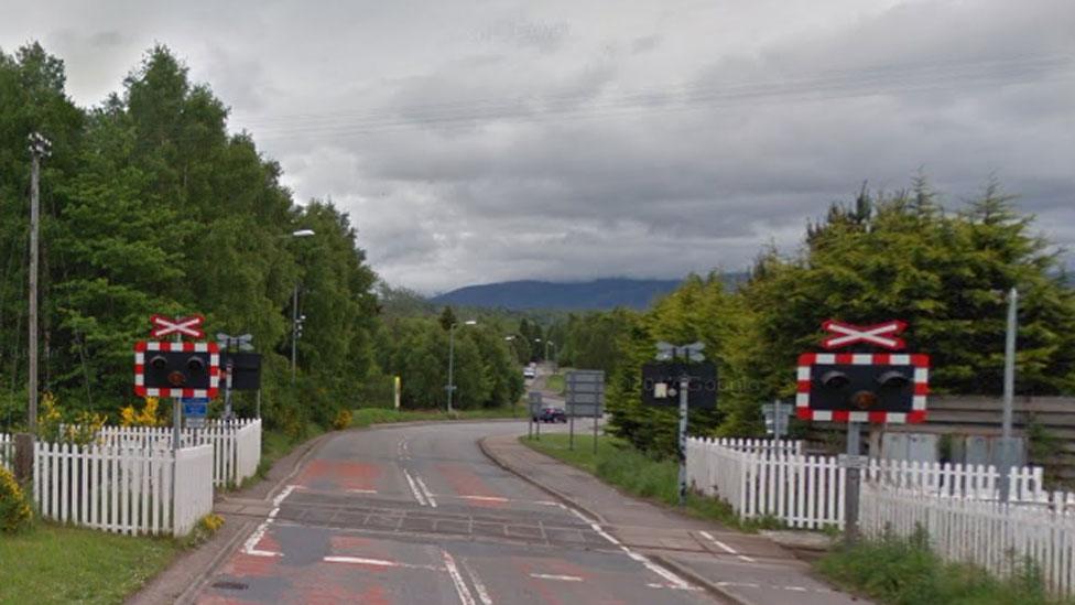 Level crossing on Dalfaber Drive in Aviemore