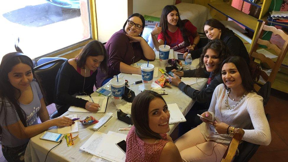 Latina woman in Arizona campaigning for Donald Trump, 3 November 2016