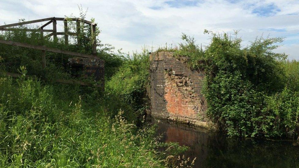 Grantham Canal Lock 14 before restoration (2018)