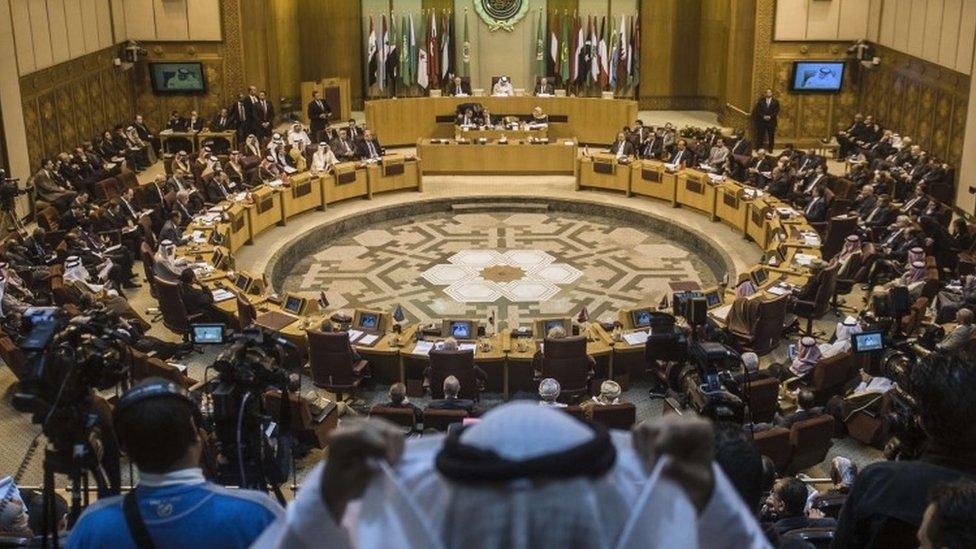 Arab League foreign ministers during an emergency meeting in the Egyptian capital Cairo (10 January 2016)