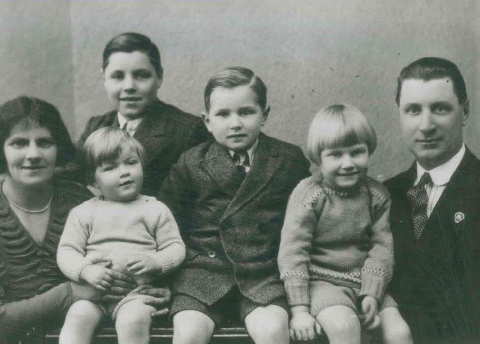 Fred and Mary Joslin with children Peter, Robert, Brian and Frank