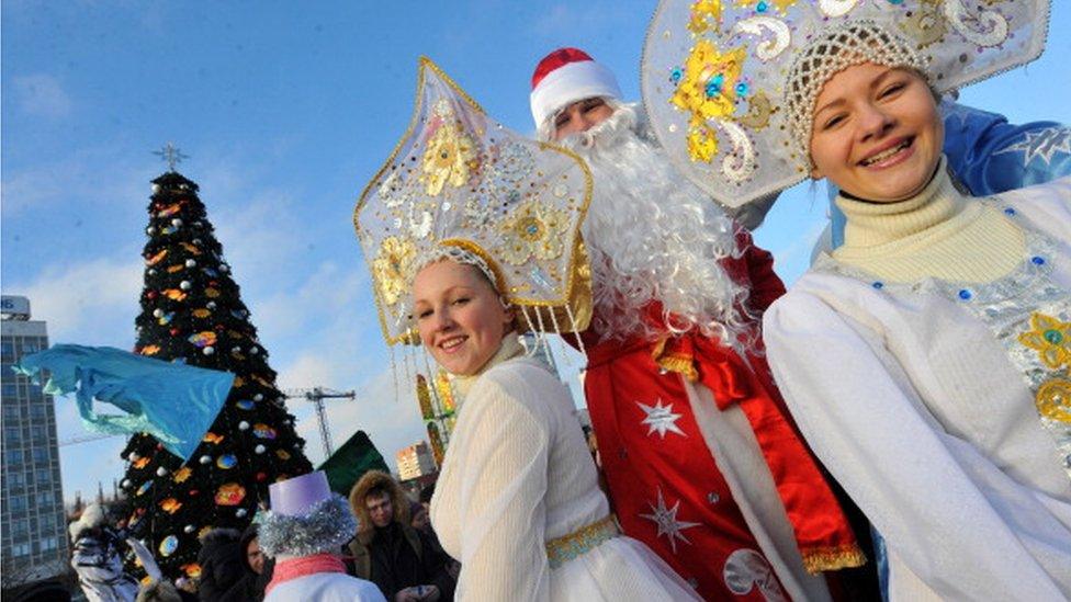 Grandpa Frost and Snow Maidens in Minsk, 2013