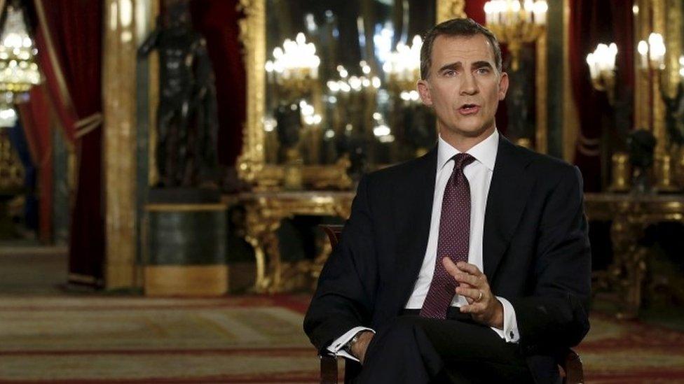 Spain's King Felipe VI delivers his traditional Christmas address at Royal Palace in Madrid (24 December 2015)