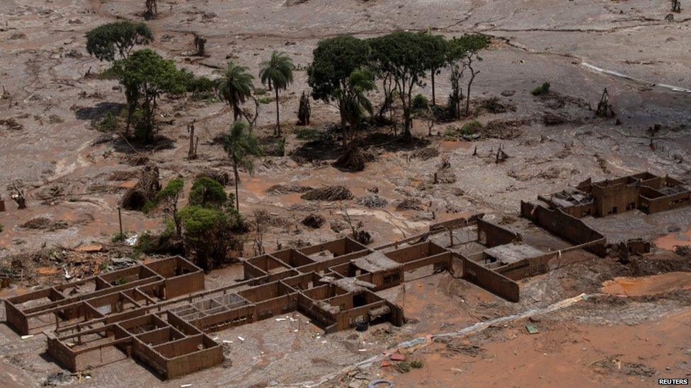 School destroyed in Bento Rodrigues, 10 November 2015