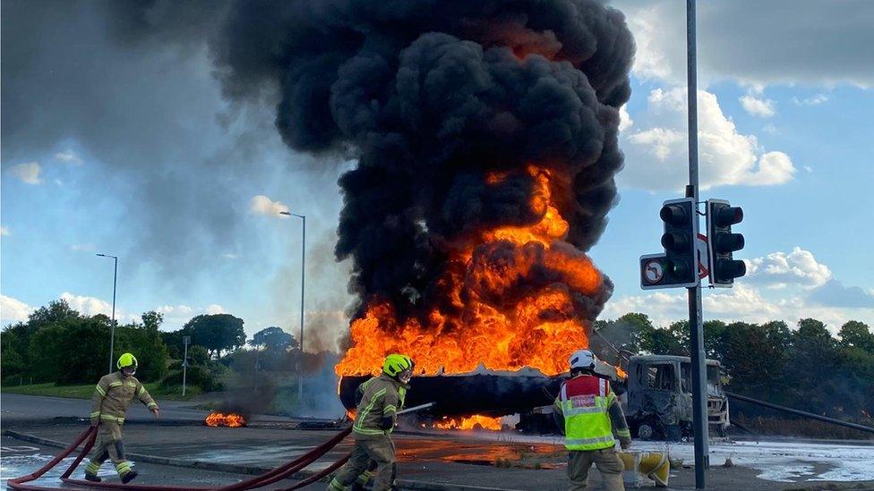 Fuel tanker fire, South Benfleet