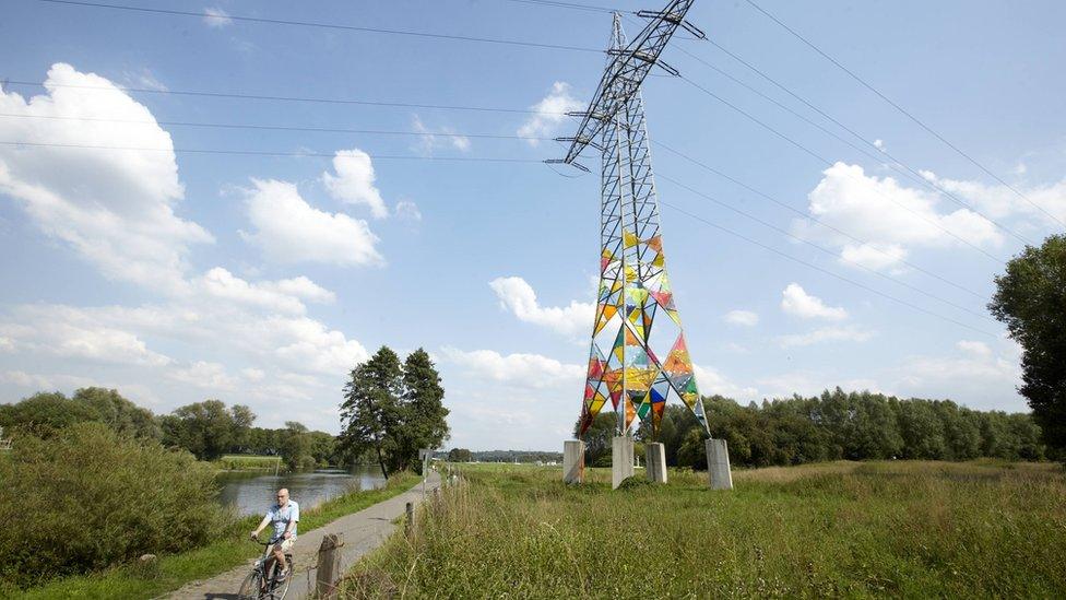 Pylons designed by Art by Ail Hwang, Chung-Ki Park, Hae-Ryun Jeong