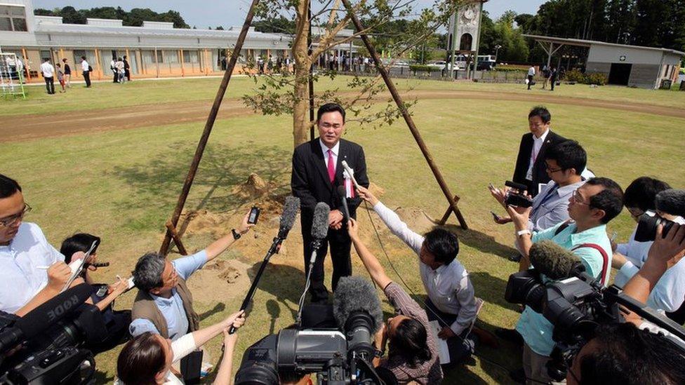 Naraha mayor giving press conference, 5 September 2015