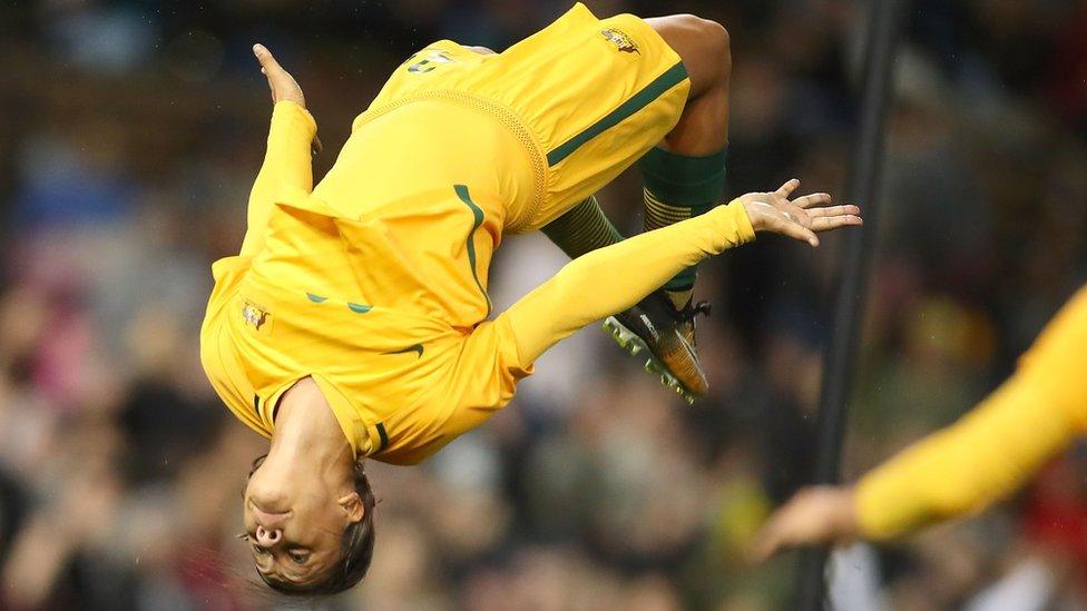 sam kerr celebrating.