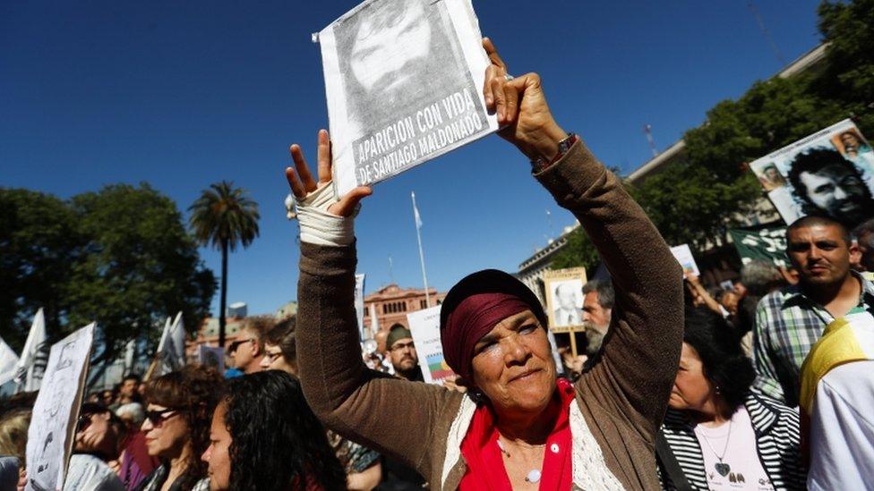 Hundreds of people participate during the protest of the Mothers of Plaza Mayo to seek justice for the case of the missing Santiago Maldonado in the Plaza de Mayo, Buenos Aires, Argentina, 19 October 2017.