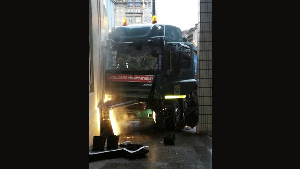 Driver in crashed lorry